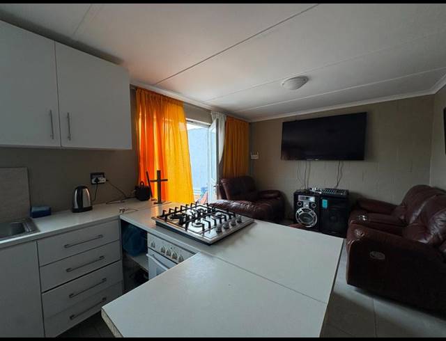 3 BEDROOM HOUSE FOR SALE IN ROCKLANDS